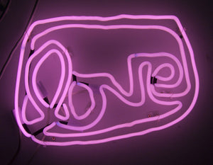Small LOVE neon (pink)